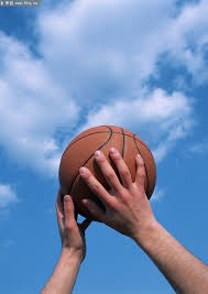 Relevo：皇马正在寻找一名左后卫，并且已经联系了几名球员了解他们的情况